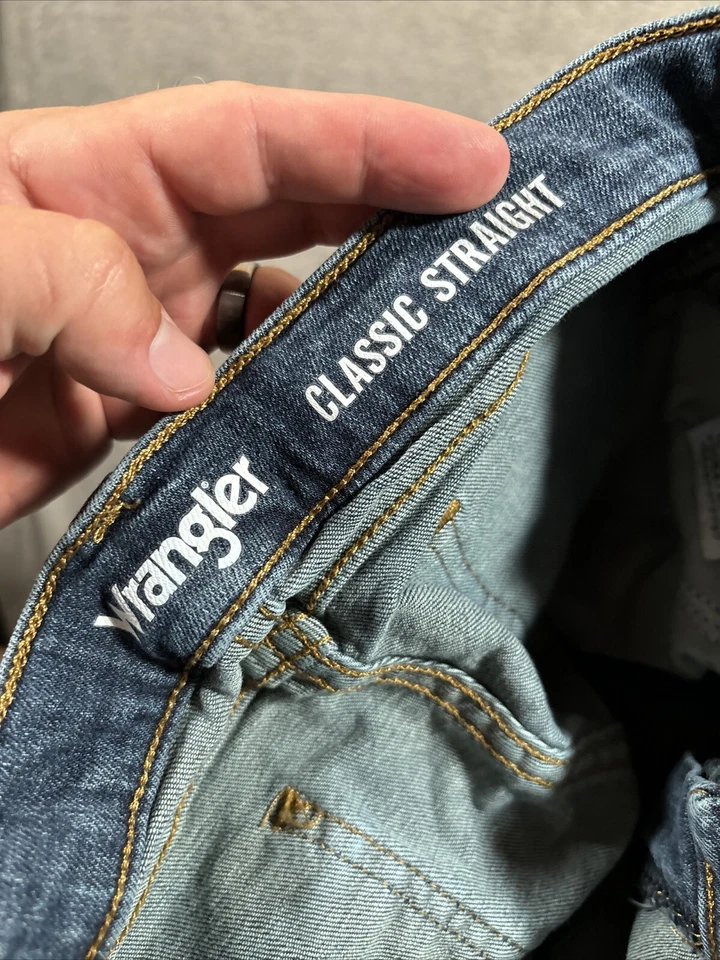 Pantalones Cortos de Jean Wrangler para Mujer 26” Azul Cortado Pantalones Cortos Distressed Tiro Bajo Entrepierna 4” Foto 4 de 4