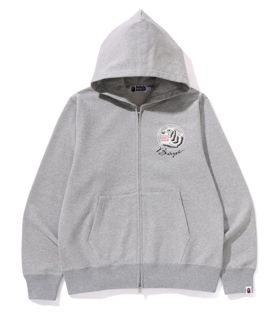 A BATHNIG APE Men's TIGER SOUVENIR ZIP HOODIE 1K72115062 b