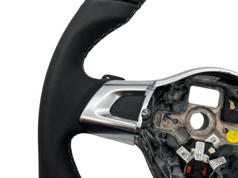 VW R Line Lenkrad Leder Sportlenkrad Golf 6 Passt CC original abgeflacht gelocht - Bild 4 von 4