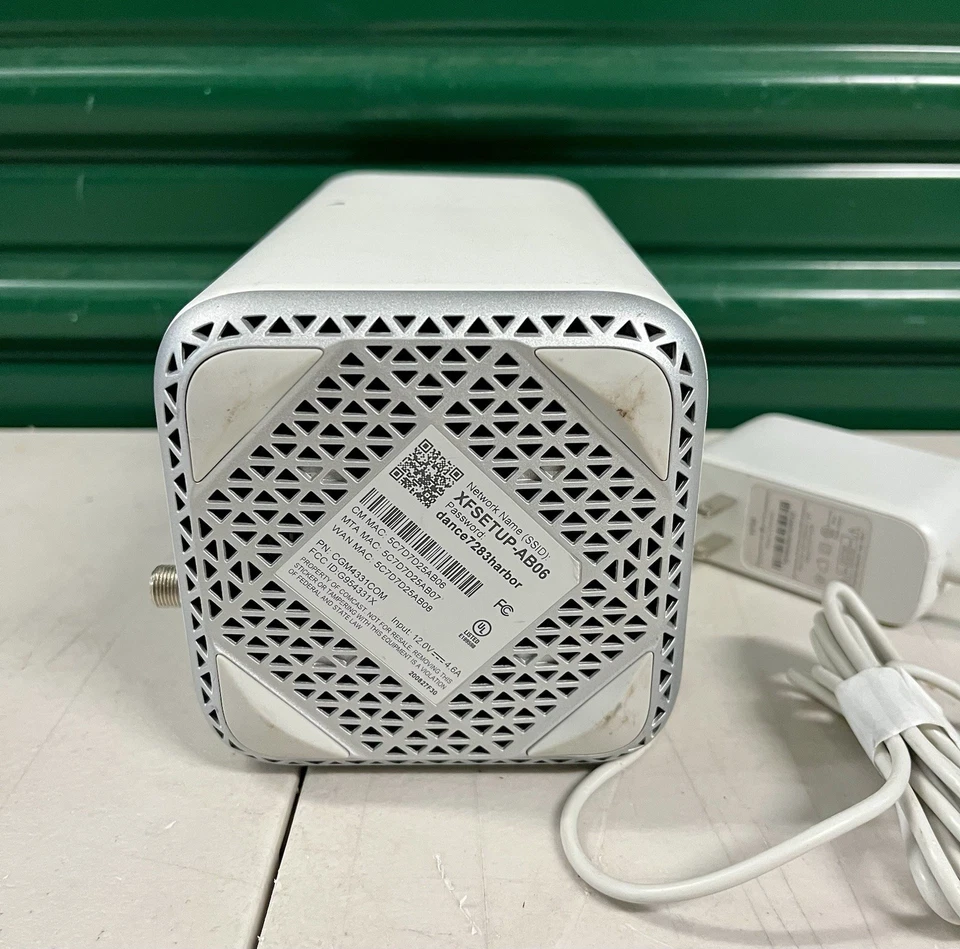 Comcast Xfinity XB7-CM GIGABIT Modem WiFi Router with Power Cord Works Great - Image 3 of 3