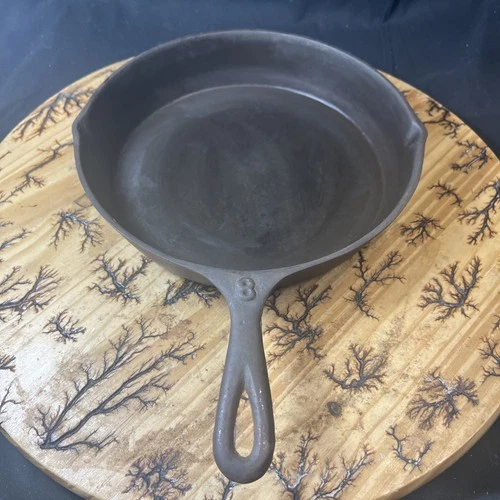 Vintage Wagner? Cast Iron Skillet No. 8