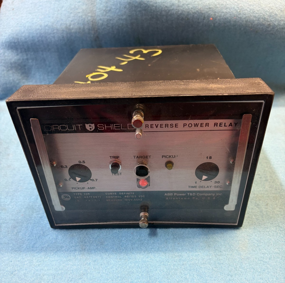 ABB CIRCUIT SHEILD REVERSE POWER RELAY TYPE 32R CAT: 437F4671 MEASURE: 120V 50HZ