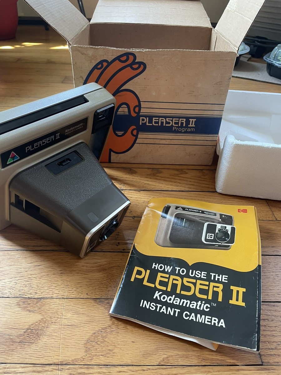 Vintage Kodak Kodamatic Pleaser II Instant Film Camera w/ Box Instructions - Main Image