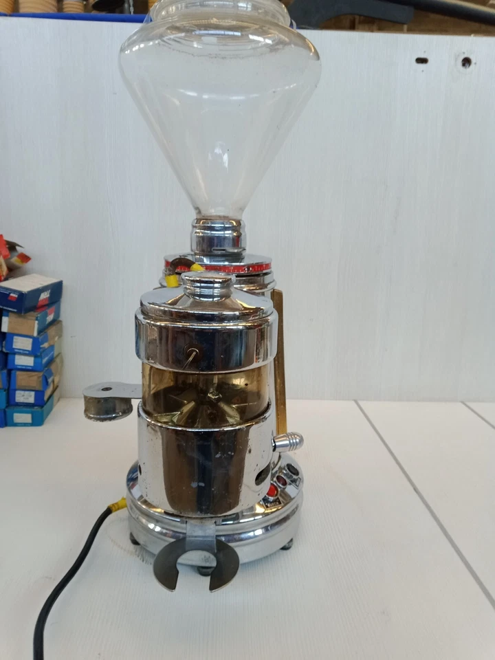 grande macina caffé Quickmill Omre da bar vintage superautomatico 380v - Immagine 2 di 4