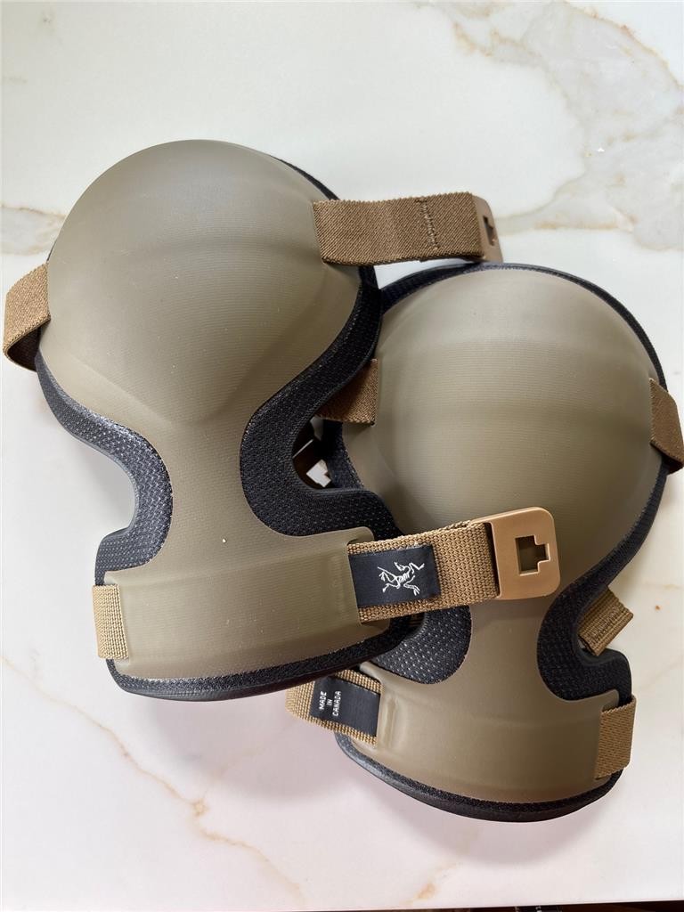 Arcteryx Combat Knee Cap Pads Leaf Crocodile Brown Tactical Gear