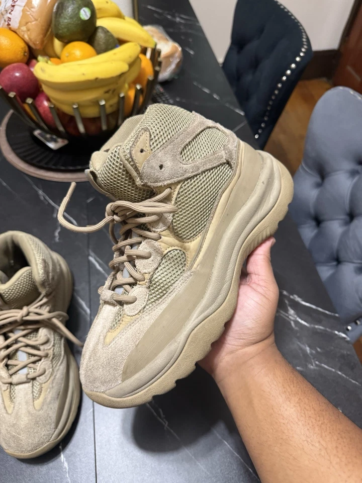 Bota Adidas Yeezy Desert Rock tamanho 9.5 estado decente - Imagem 3 de 4
