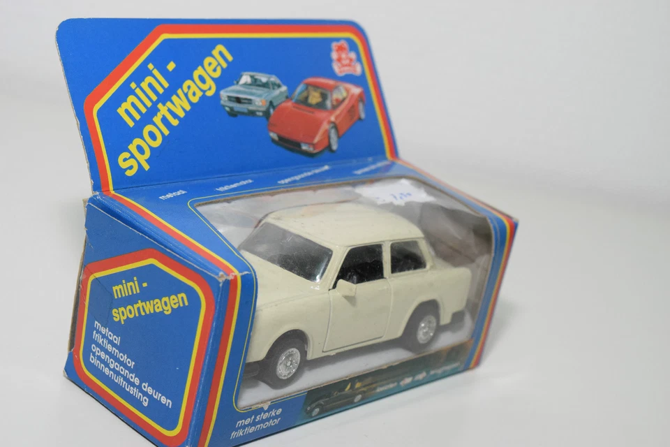 PLAYBEAR TRABANT CREMA CON MOTOR DE FRICCIÓN COMO NUEVO Foto 2 de 4