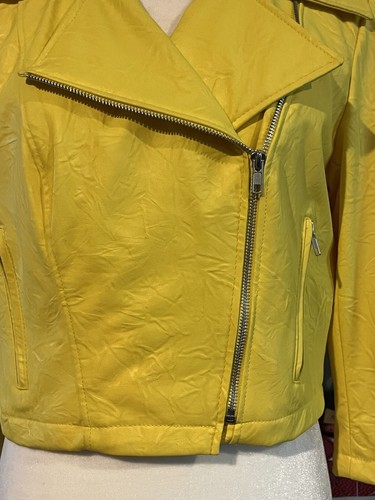 NWT Selé Fashions Women’s Yellow Cropped Motto Jacket Size Medium - Picture 3 of 16