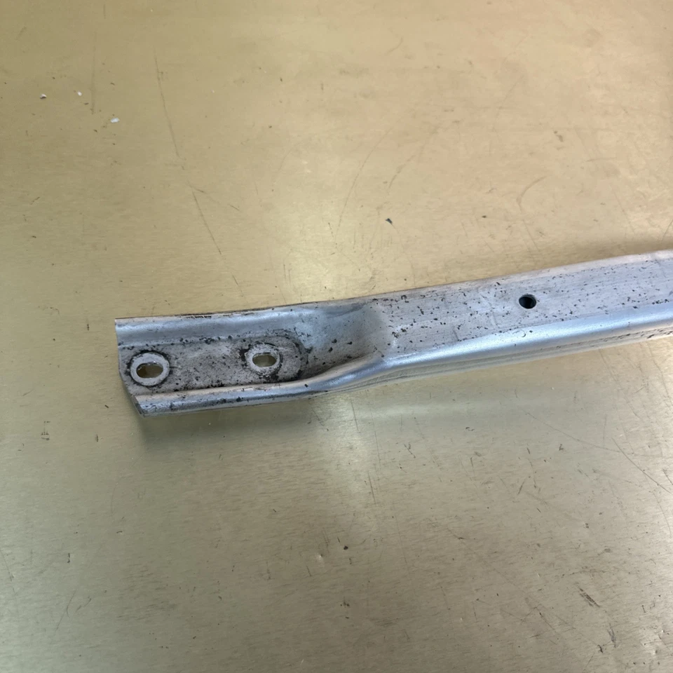 BMW X6 2015 soporte de radiador superior delantero barra transversal soporte de viga OEM Foto 2 de 4