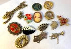 Vintage Costume Jewelry Lot of 15 Brooches Pins Monet Cameo Jaguar Giraffe Frog