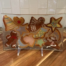 Peggy Karr Fused Glass Christmas Holiday Cookies Gingerbread Tray Plate 5.5x10”