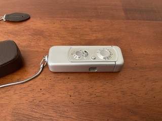 Minox Wetzlar macchina fotografica spia vintage subminiatura con custodia