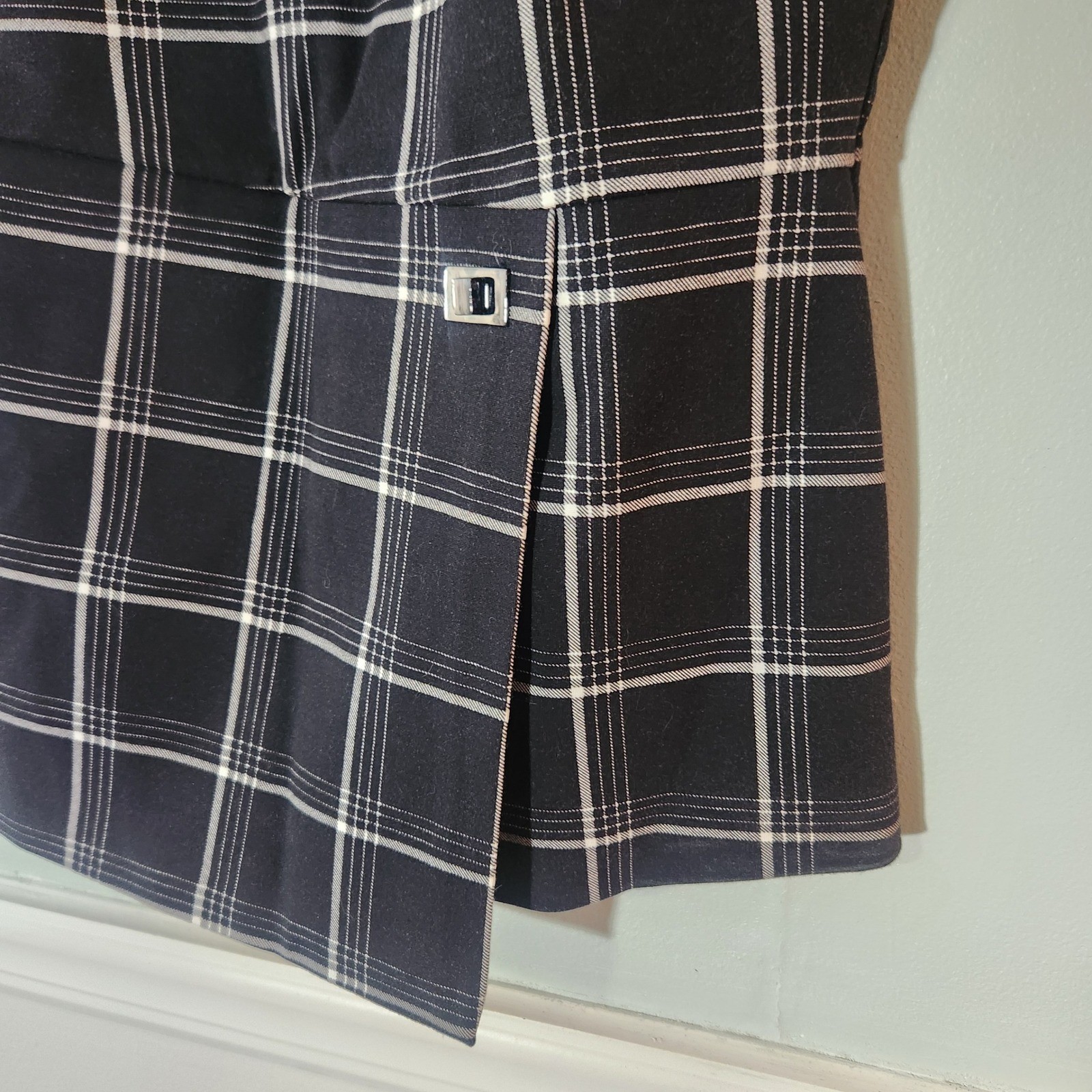 White House Black Market Vest Black White Plaid Womens 4 Asymmetrical Hem