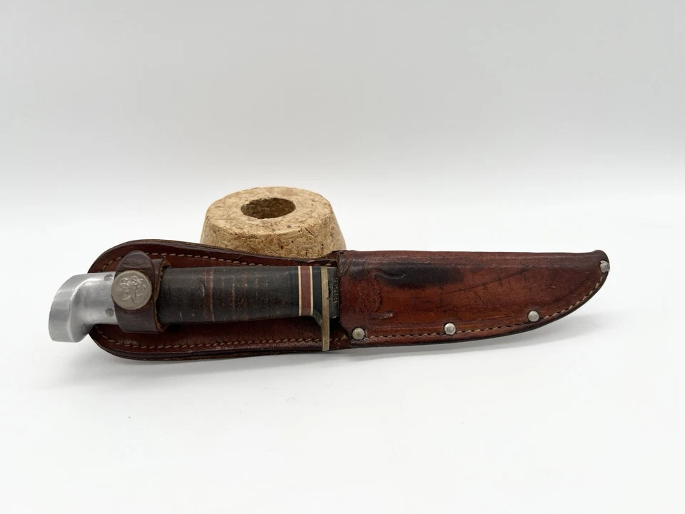 Cuchillo de hoja fija oficial Boy Scout vintage años 50 BSA Camillus funda EE. UU. Foto 2 de 4