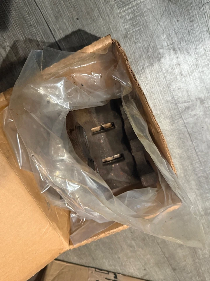 Genuine OEM ISUZU Front Left Brake Caliper – Part # 2‑94226‑005‑0 (also 29422600 - Image 2 of 2