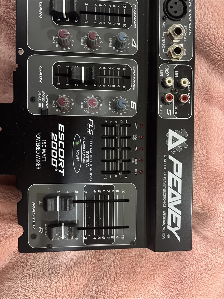 Peavey Escort 2000 150 watt powdered mixer - Image 4 of 4