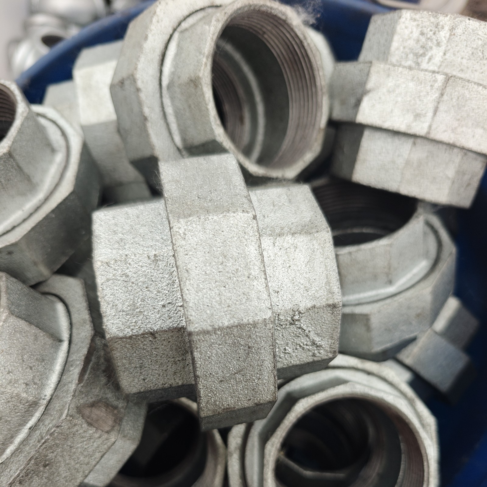 2" Threaded Union Pipe Fitting Galvanized Malleable Iron