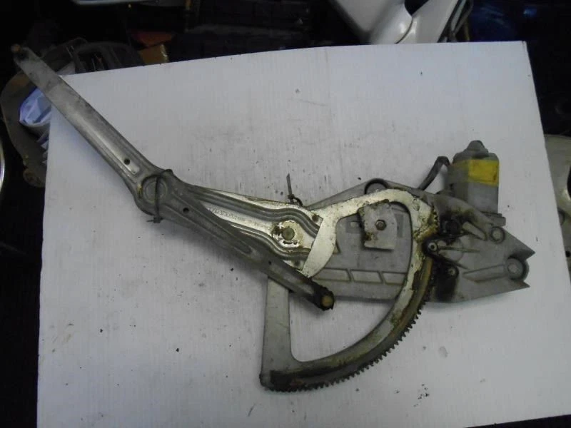 Motor de ventana eléctrica derecho pasajero compatible con Volvo 780 366268 87-91 Foto 2 de 2