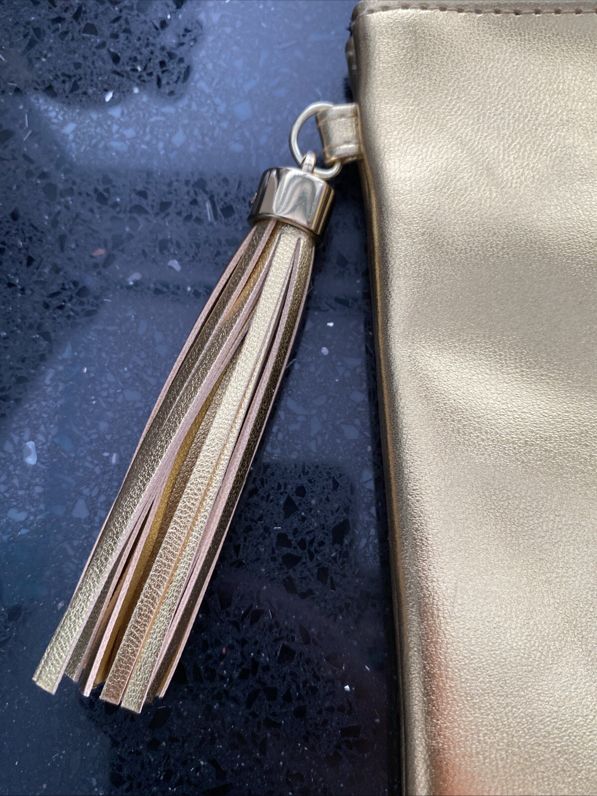 Yves Saint Laurent YSL Beaute borsa frizione cosmetica oro con nappa