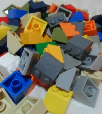 LEGO: Slope Brick 45° 2 x 2 (#3039) 100pcs asst. colors (L)