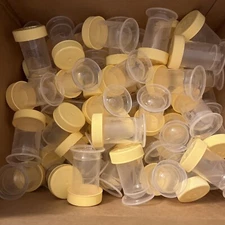 10 Medela 35 mL Colostrum Containers With Yellow Lid BULK NEW 35ml Collection