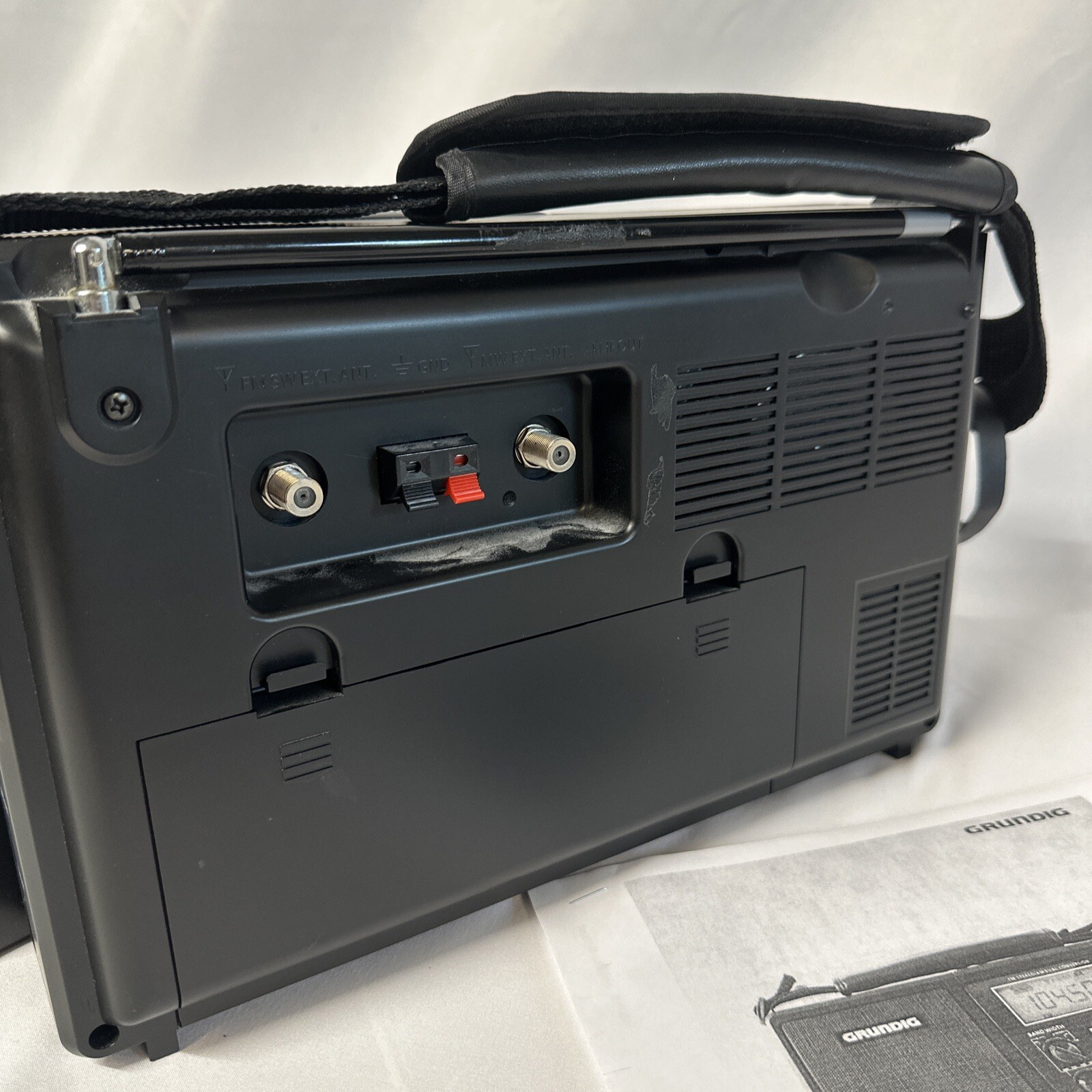 GRUNDIG FIELD RADIO S450DLX FM STEREO/AM DUAL CONVERSION PARTS NOT