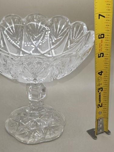 vintage brilliant Cut Glass Bowl Starburst Pattern with saw tooth edge. - Picture 2 of 8