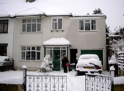 Photo A2 Heavy snow in Coulsdon Purley It's the first of December 2 c2010