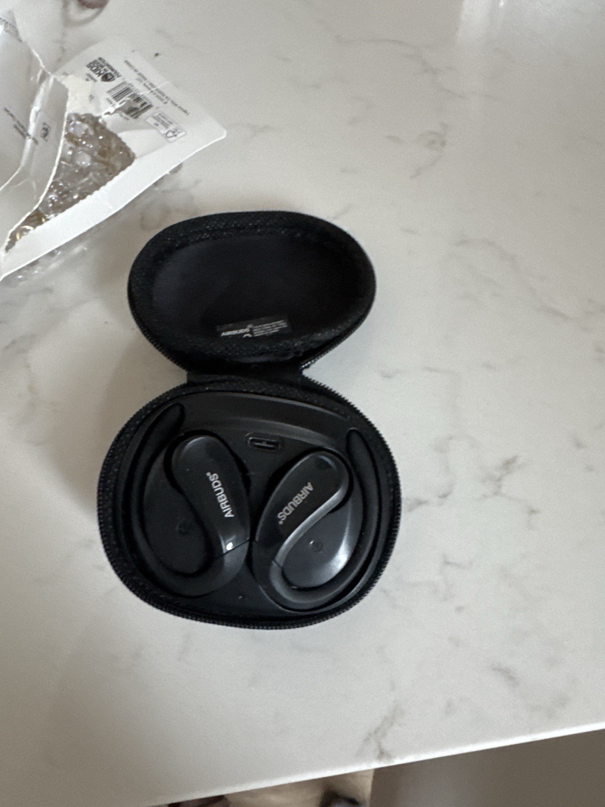 AIRBUDS Ear-Hook Wireless Bluetooth Earbuds w/ Carrying Case Model Z12401 Used