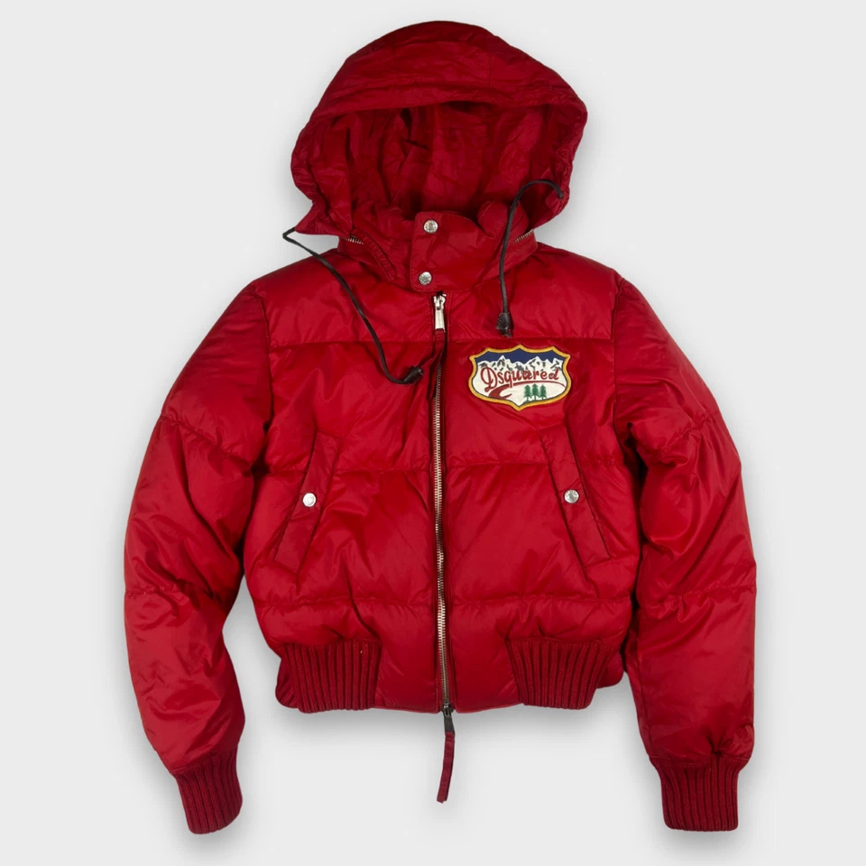 Chaqueta acolchada roja de plumón Dsquared2 para mujer talla 44 L abrigo bombardero con parche con logotipo con capucha Foto 3 de 4