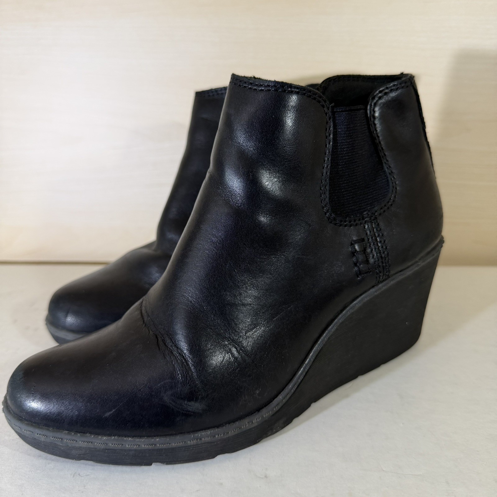 Clarks Black Leather Ankle Boots Wedge Women's Sz 5.5M Comfort Casual Shoes Zip