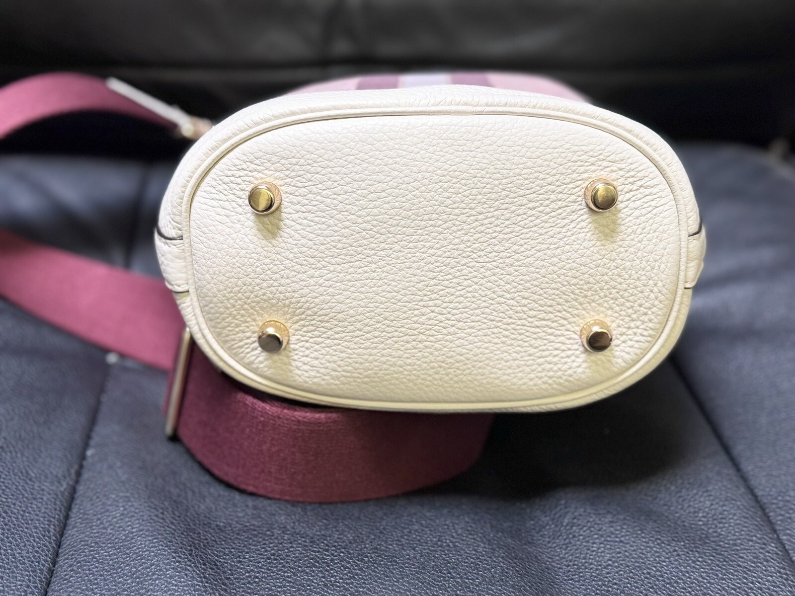 Authentic Coach Dempsey 19 Bucket Bag in Signature Jacquard image 10
