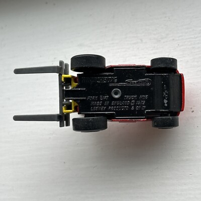 Matchbox Superfast No 15 Fork Lift Truck Red With Yellow Hoist
