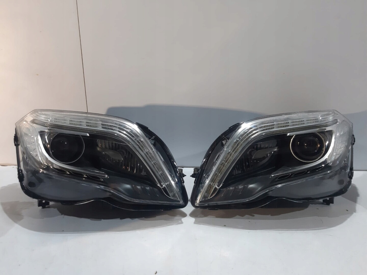 Frontscheinwerfer Mercedes-Benz W204 A2048201739 LED Rechts  