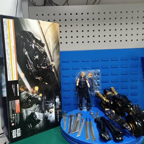 Gioco Final Fantasy VII Cloud Strife Modellino Moto Fenrir Wolf In Scatola - Foto 9 di 9