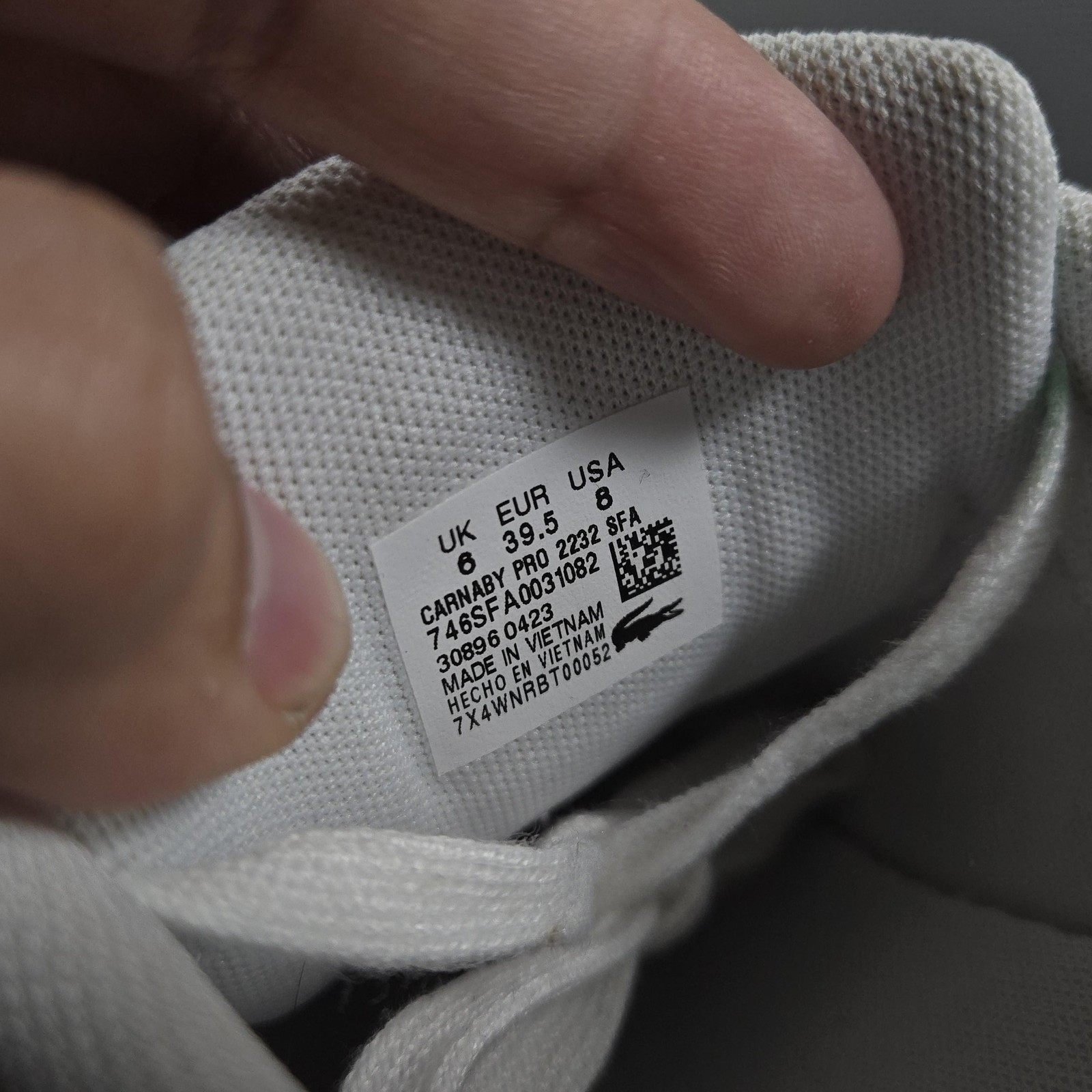 Lacoste Carnaby Pro Shoes Womens Size 8 White Low Top Sneakers 746SFA0031082 thumbnail 9