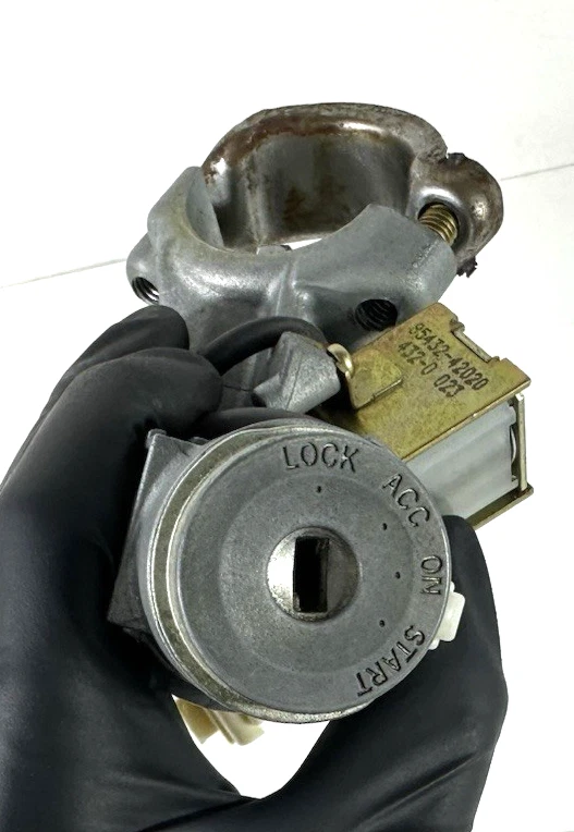 Interruptor de encendido Toyota RAV4 2001-2005 cilindro de bloqueo con 1 llave 45280-42110 OEM Foto 3 de 4