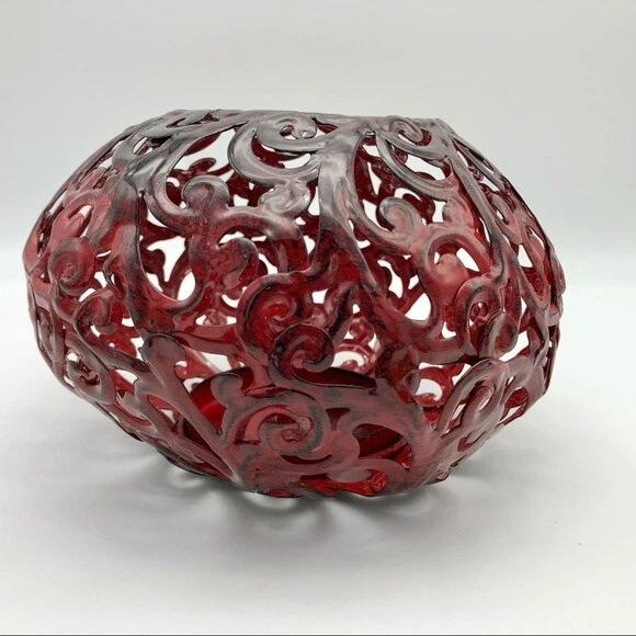 Candelabro orbe de desplazamiento de metal rojo con negro Foto 4 de 4