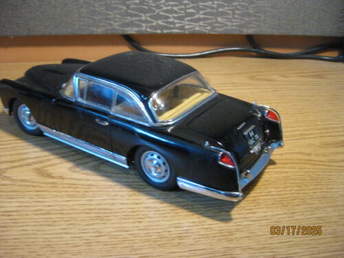 1/18 FACEL VEGA HK-500 HT IN BLACK BY SUNSTAR , NO BOX - Picture 7 of 19