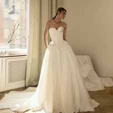 Sweetheart A-Line Wedding Dress Sleeveless Back Zipper Long Train Bridal Dress
