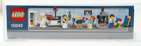 Lego Creator Parisian Restaurant 10243 2469 Pieces Graded 9.25 AFA