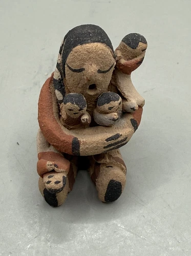 JEMEZ PUEBLO Story Teller  Clay Miniature 4 Children Vintage JUANITA  1.5"x1"