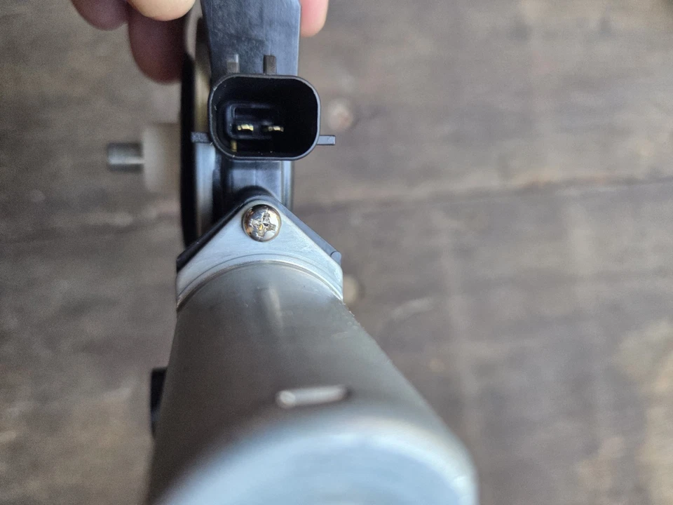 Motor regulador ventana izquierda original Mopar 2019-2024 Ram 1500 clásico 68321315AA Foto 4 de 4