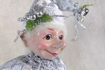 ELF Robert Stanley 2020 Winter 18'' Poseable Elf Silver & White Missing Tag