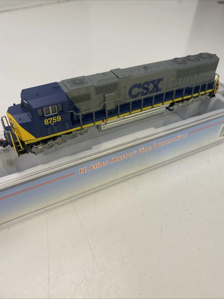 Atlas N Scale SD-60 Diesel Locomotive CSX #8759 DCC - Image 2 of 4