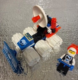 Lego. Vintage Space 1704 Ice Planet 2002 Ice Planet Satellite Plow