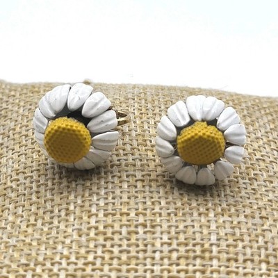 Beautiful 3D Enamel Flower clip earrings Daisy Aster realistic spring Costume