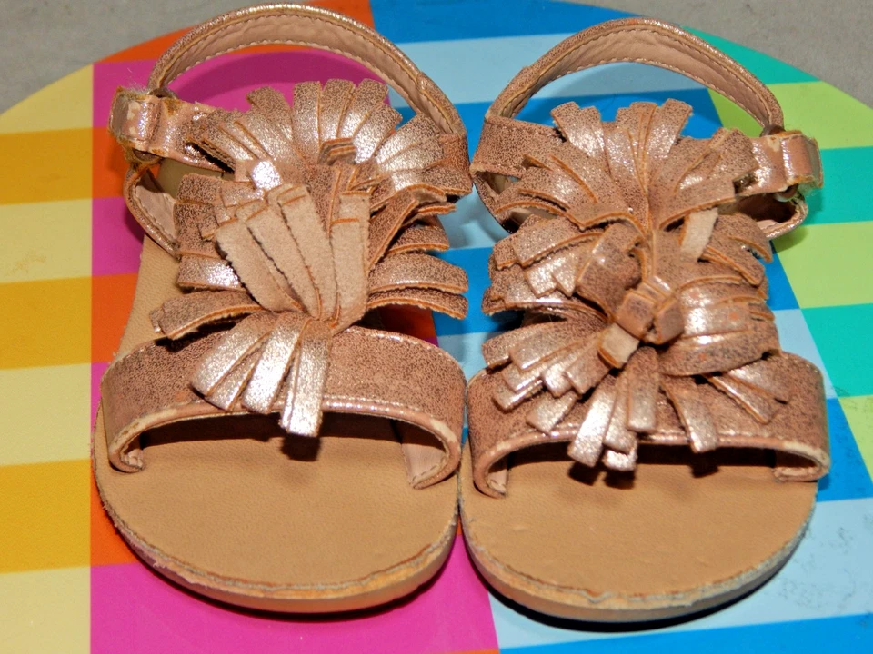 Toddlers girl size 6 Baby Gap Rose Gold fringe sandals shoes floral heel strap - Image 2 of 4