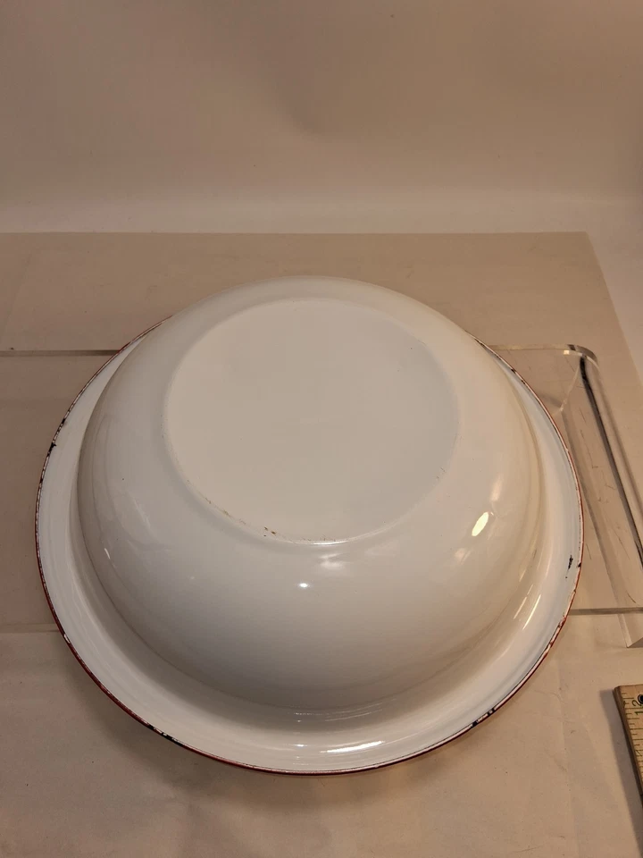 Vintage Enamelware Large Wash Basin/tub White with Red Trim 13.5” Diameter  - Image 3 of 4