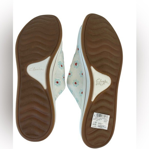 Clarks Breeze Shore CloudStepper White Canvas Flo… - image 8
